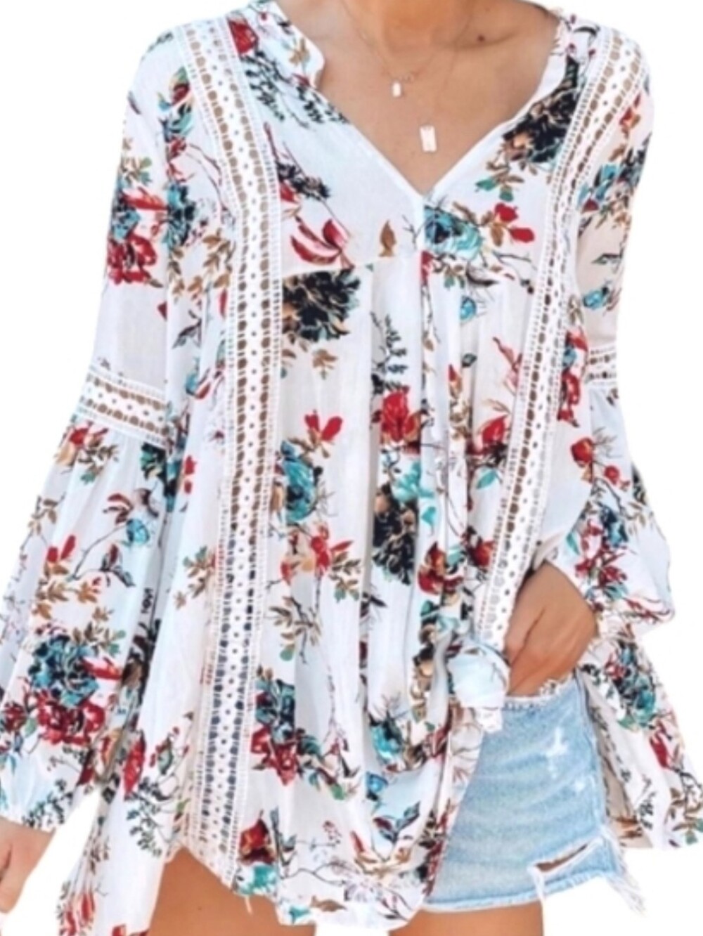 White Floral Crochet-Trim V-Neck Women's Top. R. Vivimos LARGE